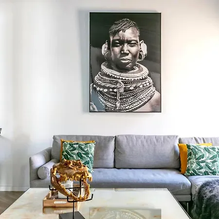 Chic Boutique Loft Apartment *