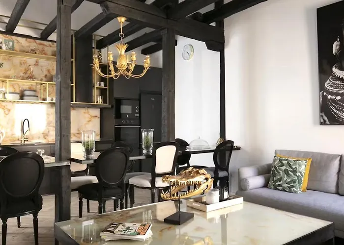 Апартаменти Chic Boutique Loft *